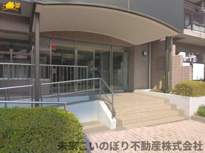 【エントランス】 | ライオンズガーデン花崎A棟 | ゆとりのあるエントランスです