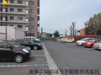 【駐車場】 | ライオンズガーデン久喜参番館 | 駐車場に車を止められます