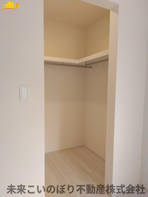 【収納】 | Blooming Garden久喜市野久喜3期 | たくさん収納可能なウォークインクローゼットがあるので、収納家具を置かずにお部屋がスッキリ！