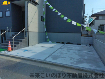 【駐車場】 | Livele Garden.S蓮田市椿山第7 | 駐車スペースはゆとりのある2台分確保されています。
車の運転が不安な方もゆっくり入出庫できるので安心です。