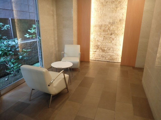 パークキューブ本郷のロビー