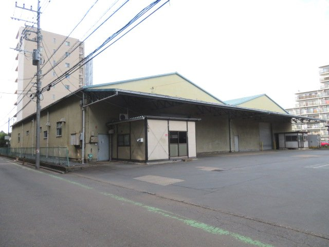 新座市野火止４丁目の倉庫