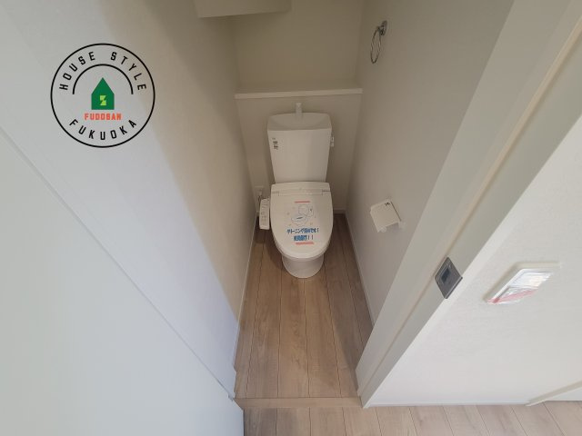 糟屋郡志免町東公園台2丁目第3-1棟（1号棟）　のトイレ|温水洗浄便座を完備しております。2ヶ所にトイレがあるのは朝の慌ただしい時間も安心です。