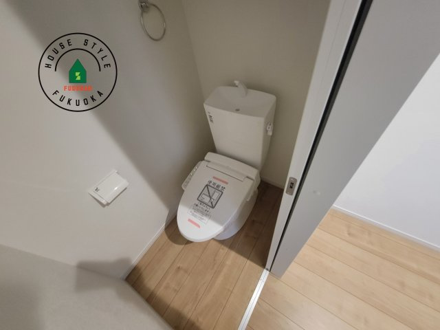 筑紫野市二日市北6丁目第1-2棟（1号棟）　のトイレ|温水洗浄便座を完備しております。2ヶ所にトイレがあるのは朝の慌ただしい時間も安心です。