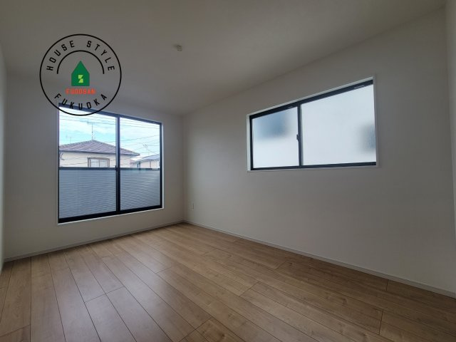 筑紫野市二日市北6丁目第1-2棟（1号棟）　の寝室|主寝室には収納力に優れたクローゼットがありますので、お部屋もすっきり片付きます。