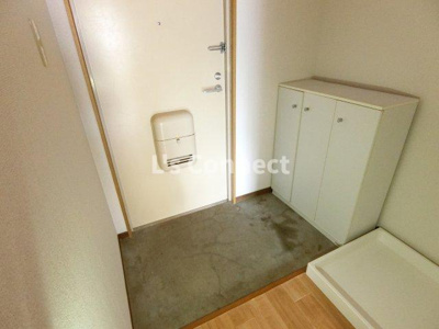 【玄関】 | ワカユーヒルズ | 下駄箱付きで靴も収納できます。