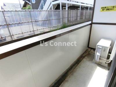 【バルコニー】 | ワカユーヒルズ | 晴れたには洗濯物もたくさん干せます。