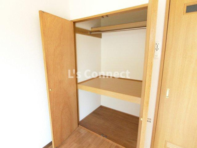 【収納】 | ワカユーヒルズ | 奥行きのある収納でお荷物もすっきりしまえます。