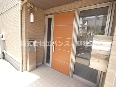 【エントランス】 | ヴェルデ神明町 | 清潔なエントランスです