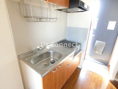 【キッチン】 | メゾンＳ | ２口ＩＨヒーター付きのキッチン。