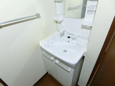 【洗面所】 | メゾンＳ | 洗面台は新品です。