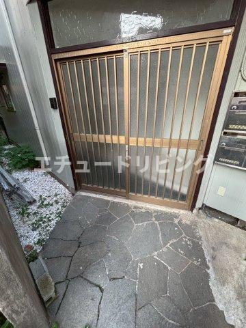 朝志ヶ丘2丁目戸建てのエントランス
