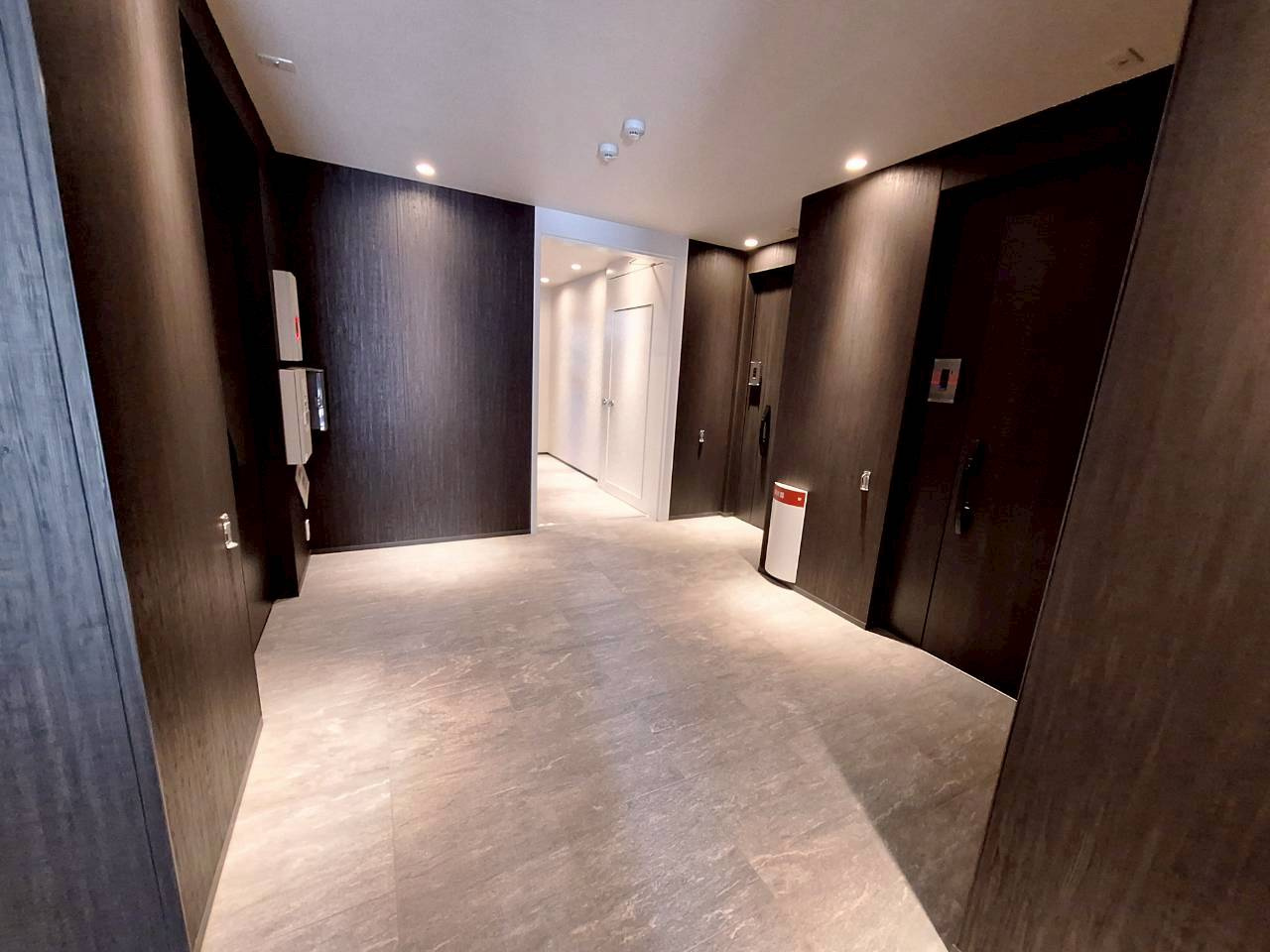 フルール西ケ原のロビー