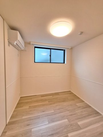 フルール西ケ原の洋室