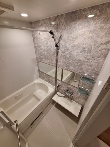 フルール西ケ原の浴室