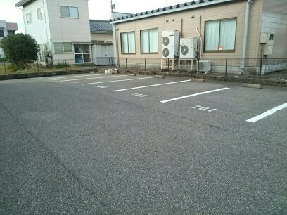 サンアヴェニューの駐車場|駐車場があります