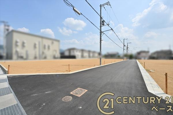 桜井市大字大豆越の売地の前面道路含む現地写真|■現地撮影写真■前面道路約６ｍ以上で車の出し入れも楽々！