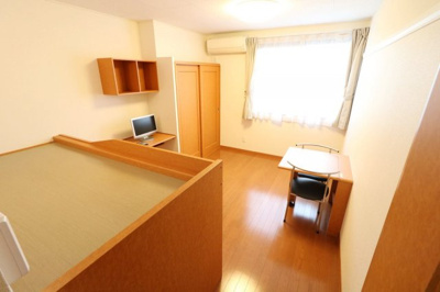 【居間・リビング】 | レオパレス宮司東 | 当社人気のベッドタイプ！収納付きベッドがオススメ！