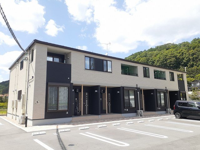 クローバーティアラ　Ａの外観