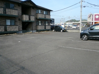 【駐車場】 | グリーンベルズ　Ａ | カースペースがあります
