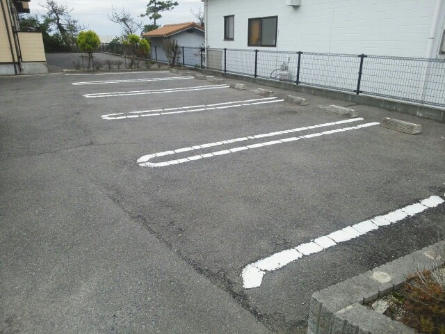 ブライトの駐車場
