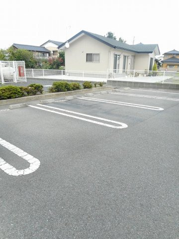 エレガンテⅠの駐車場