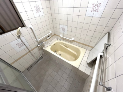 【浴室】 | 中古一戸建　高知市西町 | 1階