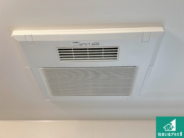 東大阪市大蓮北　新築一戸建ての外観|周辺は落ち着いた街並みの住宅地！子育てがしやすい住環境です！まだ未完成ですが、現地でしかわからない事もございます。是非一度ご覧ください。