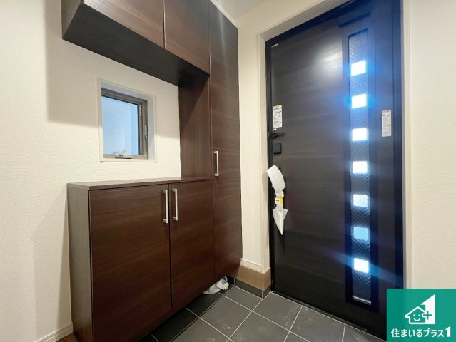 東大阪市大蓮北　新築一戸建ての外観|周辺は落ち着いた街並みの住宅地！子育てがしやすい住環境です！まだ未完成ですが、現地でしかわからない事もございます。是非一度ご覧ください。