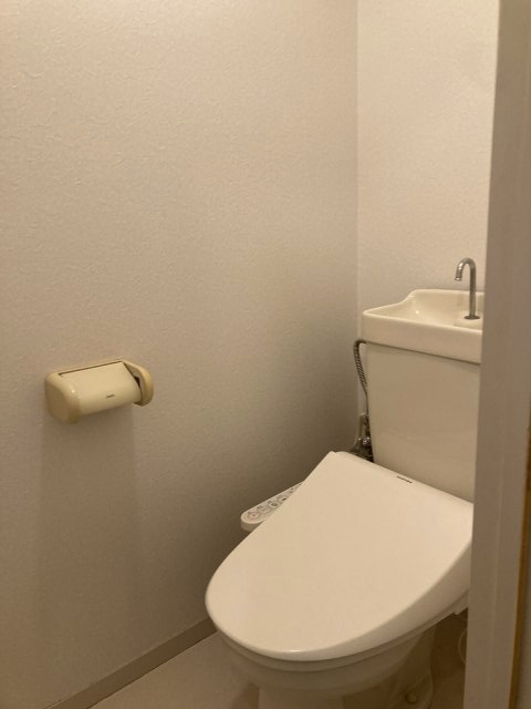 ボナール木村のトイレ|落ち着いた色調のトイレです