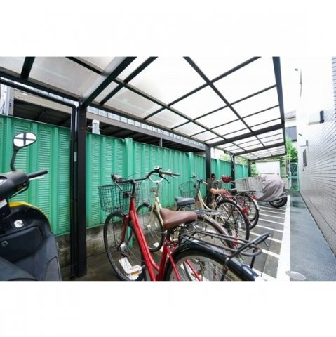 メゾンドールの外観|駐輪場