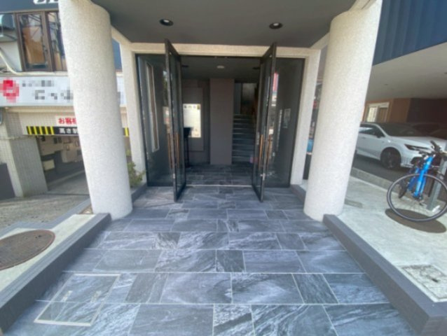 G-siteのエントランス