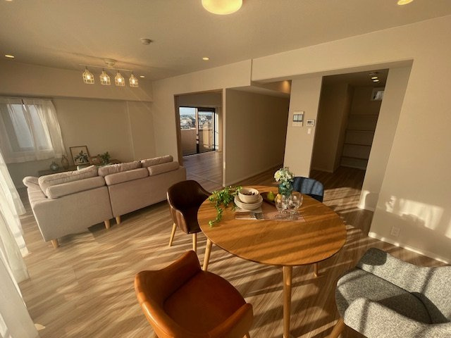 【居間・リビング】ダイアパレス栄町 