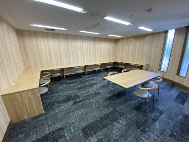 【ロビー】 | 豊中ガーデンズコート | 入居者専用ロビーはフリーWi-Fiございます。