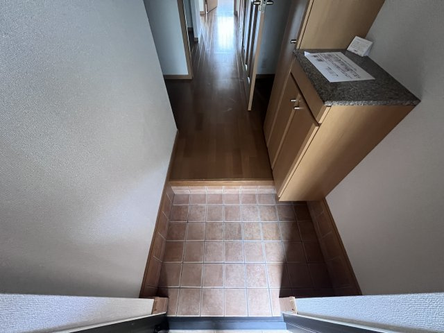 ルナ　パレス　Ａの玄関