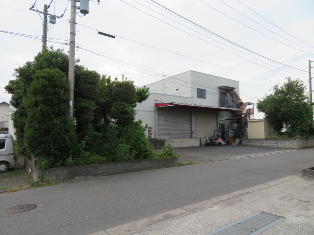 朝霞市大字上内間木の倉庫