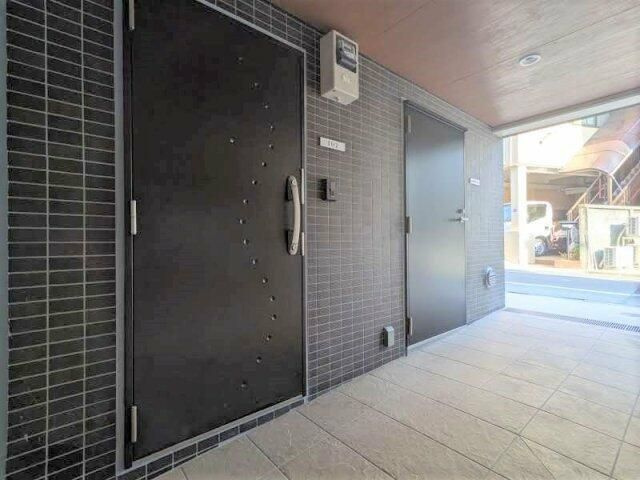 ブランドール坂下三丁目のエントランス