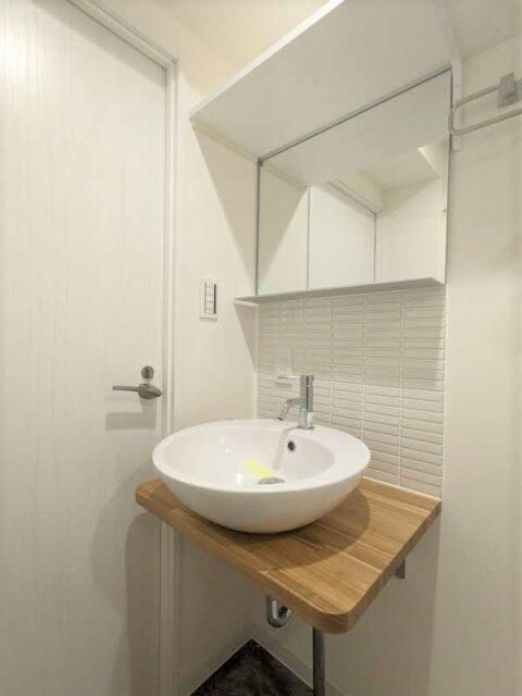 ブランドール坂下三丁目の洗面所