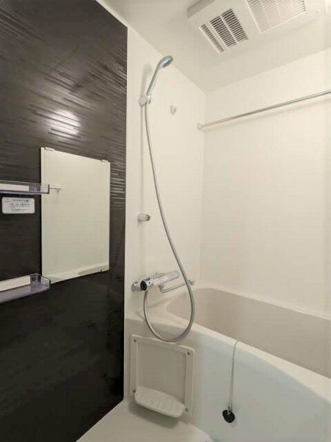 ブランドール坂下三丁目の浴室