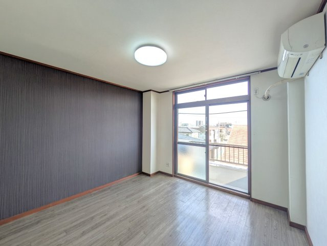 ハイツモンシェリーの居間・リビング