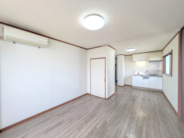 ハイツモンシェリーの居間・リビング