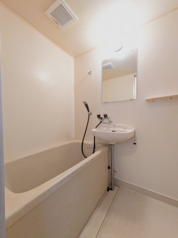 ハイツモンシェリーの浴室