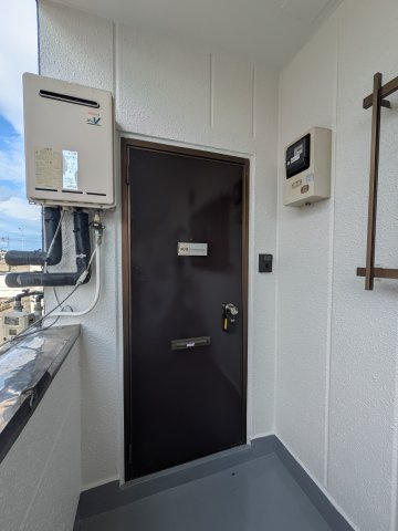 ハイツモンシェリーの玄関