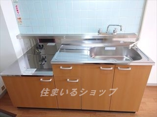 岩岡ビルのキッチン|２口ガスコンロ設置可能