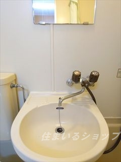 岩岡ビルの洗面所