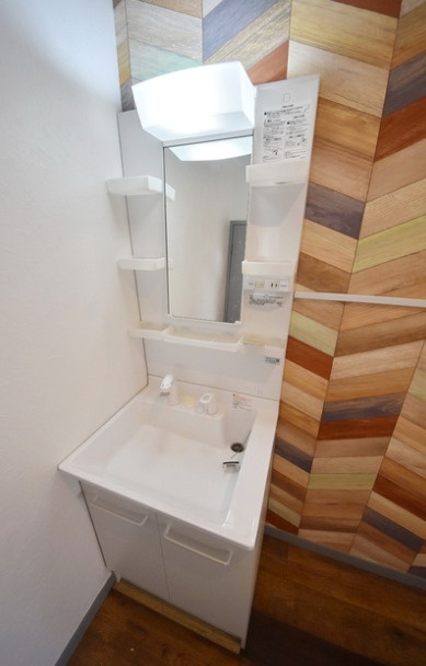 新座市野寺2丁目　満室稼働中　一棟売アパートの独立洗面台