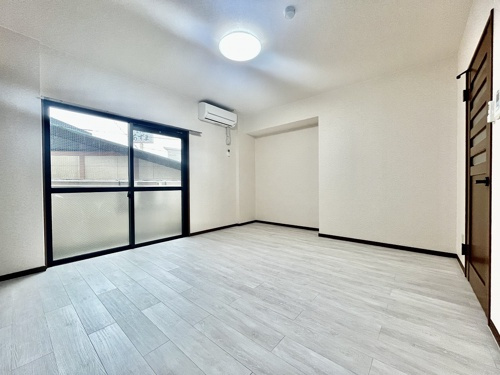 Niceマンション白山の居間・リビング