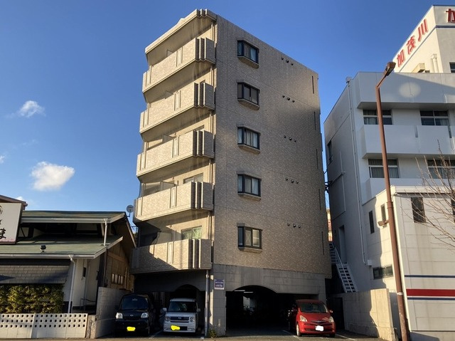 Niceマンション白山の外観