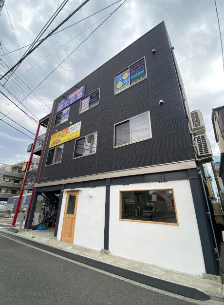 朝霞市仲町1丁目　満室稼働中　売店舗事務所ビルの外観