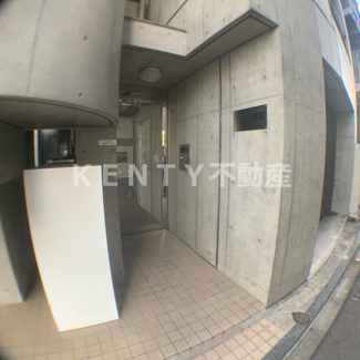 【エントランス】 | 建物の内部です